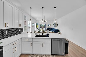 Luxury Beach Home Sauna Cold Plunge E-bikes