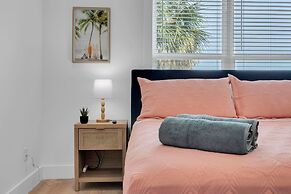 Luxury Beach Home Sauna Cold Plunge E-bikes