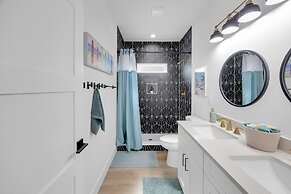 Luxury Beach Home Sauna Cold Plunge E-bikes