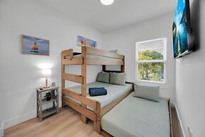 Luxury Beach Home Sauna Cold Plunge E-bikes