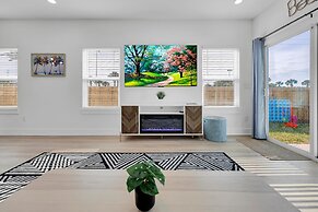 Luxury Beach Home Sauna Cold Plunge E-bikes