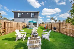 Luxury Beach Home Sauna Cold Plunge E-bikes