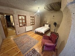 Ekoton Cave Hotel