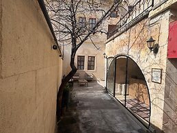 Ekoton Cave Hotel