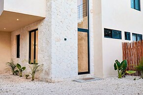 House Tulum Chic and Spacious Villa in the Jungle