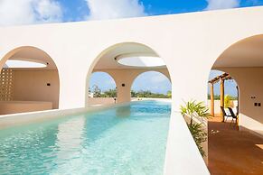 Chic Tulum Retreat With Splash Pool