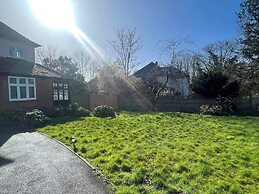 Bristol Blissful Retreat - 6 Bedrooms