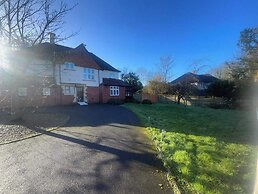 Bristol Blissful Retreat - 6 Bedrooms