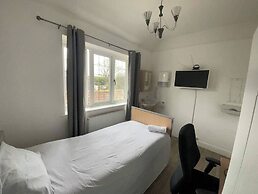 Bristol Blissful Retreat - 6 Bedrooms