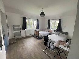 Bristol Blissful Retreat - 6 Bedrooms