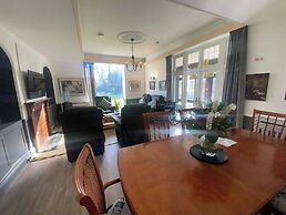 Bristol Blissful Retreat - 6 Bedrooms