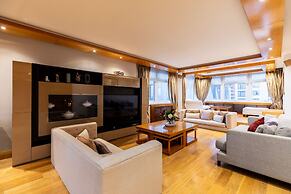 Mayfair Deluxe Apartment