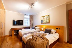 Mayfair Deluxe Apartment