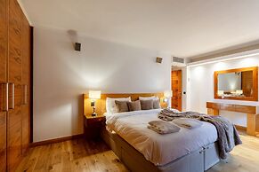 Mayfair Deluxe Apartment