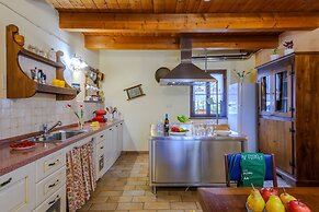 Casale Partemio 8 Marche Holiday Villas