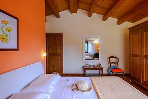 Casale Partemio 8 Marche Holiday Villas