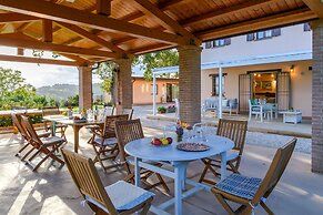 Casale Partemio 8 Marche Holiday Villas