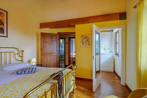 Casale Partemio 8 Marche Holiday Villas