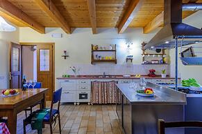 Casale Partemio 8 Marche Holiday Villas