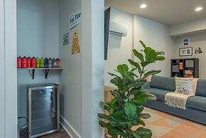 Modern Forest Retreat Sauna Fireplace Views