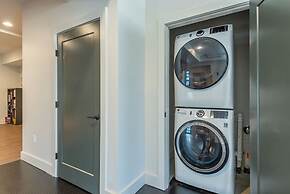 Modern Forest Retreat Sauna Fireplace Views