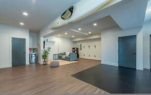 Modern Forest Retreat Sauna Fireplace Views