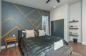 Modern Forest Retreat Sauna Fireplace Views