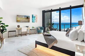 W South Beach Private Luxury Suites