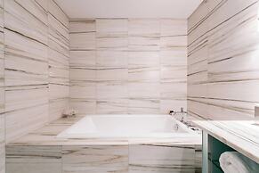 W South Beach Private Luxury Suites