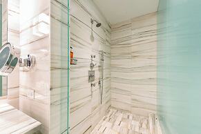 W South Beach Private Luxury Suites