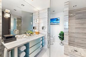 W South Beach Private Luxury Suites
