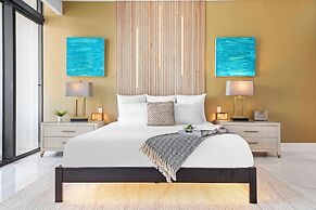 W South Beach Private Luxury Suites