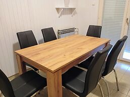 Cozy Trogir Apartment With 3 Bedrooms