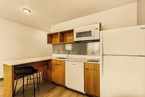 LivAway Suites Seattle-Renton
