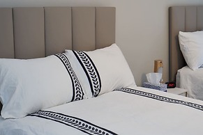 Modern Townhouse Retreat W Private Deck