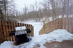 Modern Townhouse Retreat W Private Deck