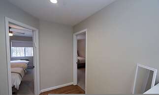 Modern Townhouse Retreat W Private Deck