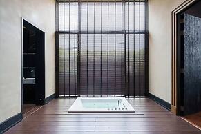 Luxury Modern Pool Jacuzzi Villa 5BR Thonglor