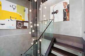 Luxury Modern Pool Jacuzzi Villa 5BR Thonglor