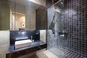 Luxury Modern Pool Jacuzzi Villa 5BR Thonglor