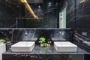 Luxury Modern Pool Jacuzzi Villa 5BR Thonglor