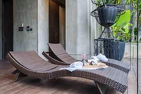 Luxury Modern Pool Jacuzzi Villa 5BR Thonglor