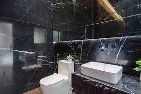 Luxury Modern Pool Jacuzzi Villa 5BR Thonglor