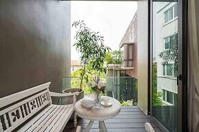 Luxury Modern Pool Jacuzzi Villa 5BR Thonglor