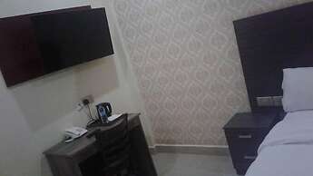 The Junction Hotel & Suites