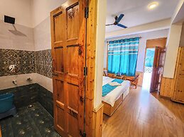 Singh Saab Rooms & Cafe