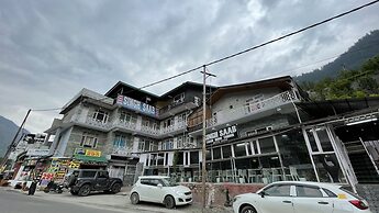 Singh Saab Rooms & Cafe