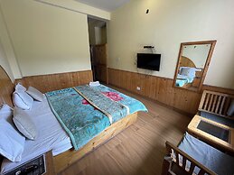 Singh Saab Rooms & Cafe