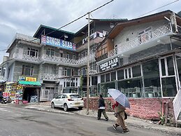 Singh Saab Rooms & Cafe