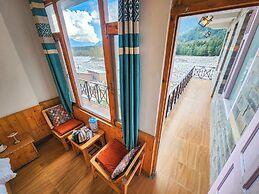 Singh Saab Rooms & Cafe